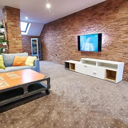 Dwupoziomowy Nad Tamami Apartment *